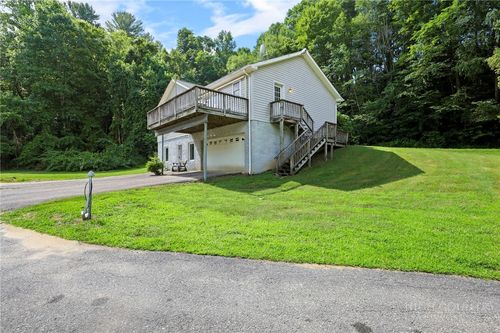 31 Barlow Rd, Elk Park, NC, 28622-9331 | Card Image