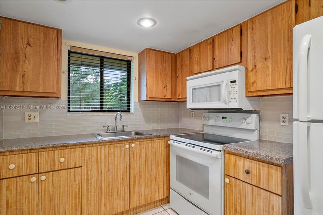 APT-511 - 1125 S Flagler Ave, Condo with 2 bedrooms, 2 bathrooms and null parking in Pompano Beach FL | Image 8