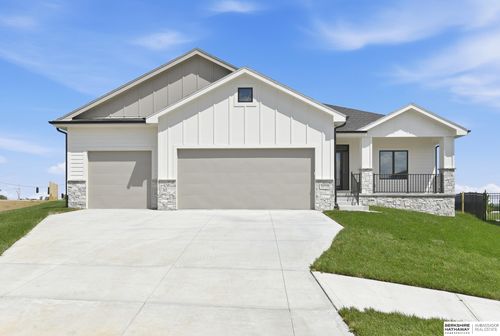 16718 Mormon St, Bennington, NE, 68007-5638 | Card Image