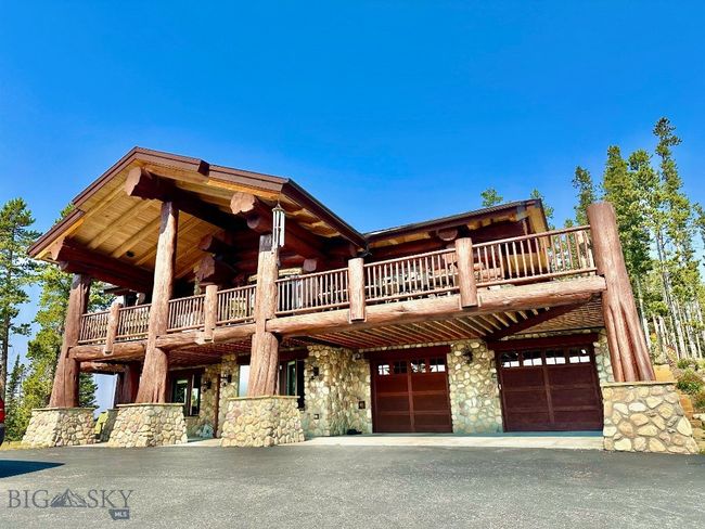 Summer view of home from driveway. | Image 93