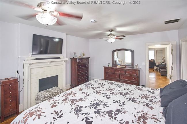 APT-231 - 1313 Lee St E, Condo with 2 bedrooms, 2 bathrooms and null parking in Charleston WV | Image 25
