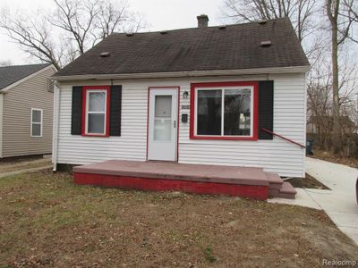 1504 E Meyers Avenue, Home with 2 bedrooms, 1 bathrooms and null parking in Hazel Park MI | Image 1