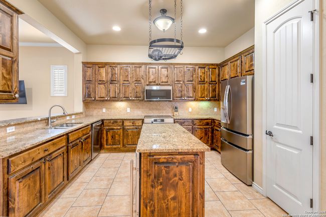 2789 Indian Wells Dr, House other with 3 bedrooms, 4 bathrooms and null parking in Kerrville TX | Image 4