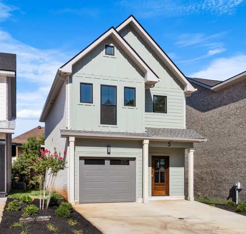 61-61 Holland Dr, Clarksville, TN, 37043-2628 | Card Image