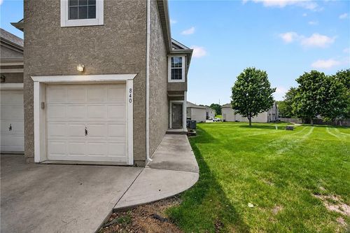 840 S Woodson Ct, Gardner, KS, 66030-8411 | Card Image