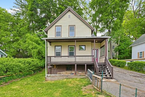 6 Walker Ct, Southbridge, MA, 01550-2422 | Card Image
