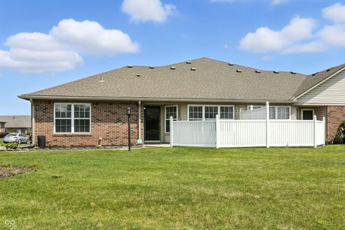 5335 Thornridge Ln, Indianapolis, IN, 46237-4230 | Card Image