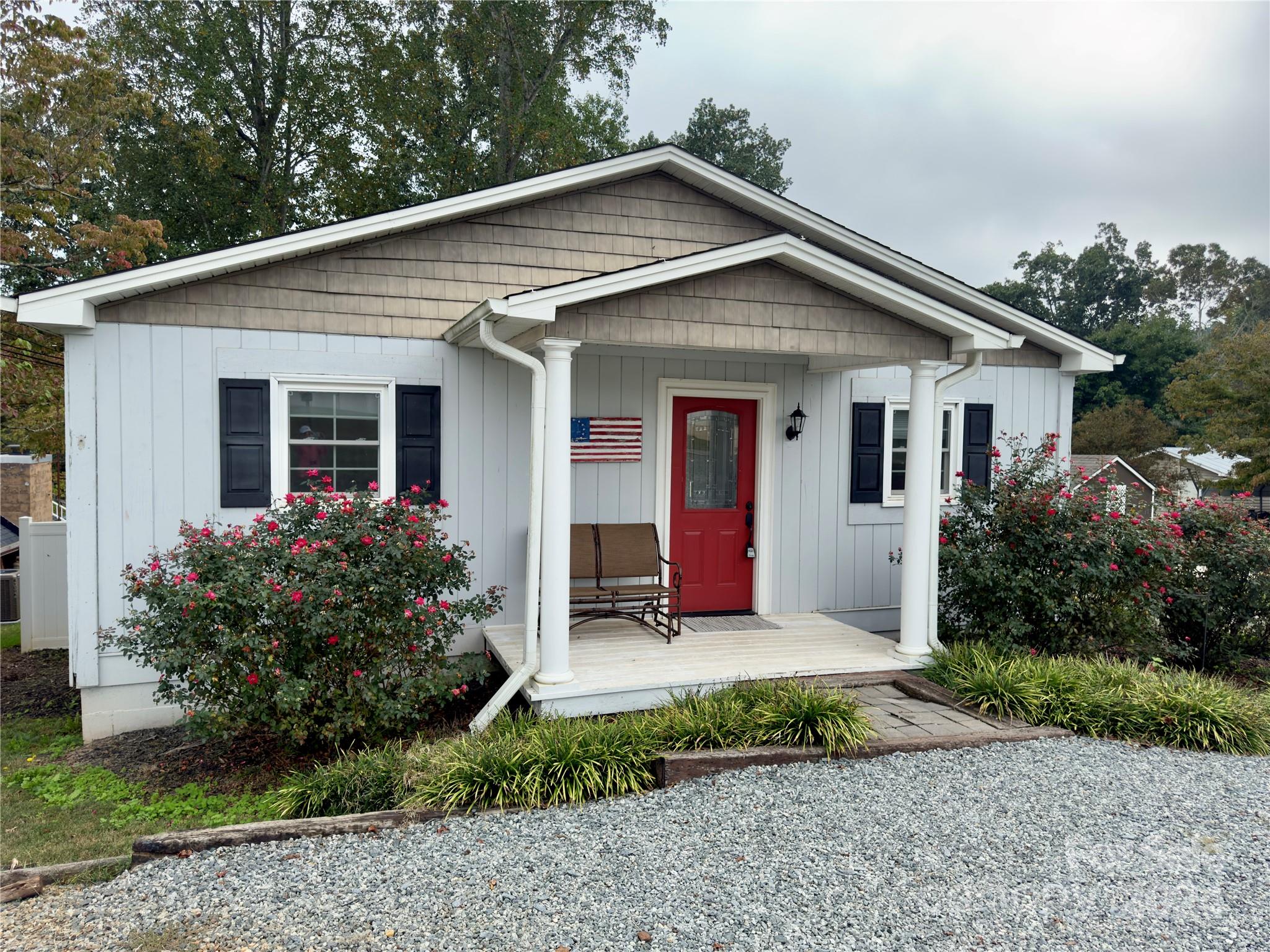 Hickory Point Dr, Lexington, NC 27292