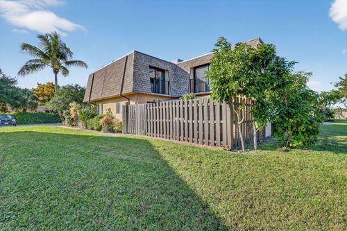 5204 Waterview Cir, Palm Springs, FL, 33461-6494 | Card Image