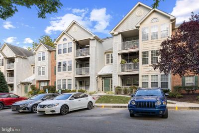 204 - 8009 Township Drive, Condo with 2 bedrooms, 2 bathrooms and null parking in OWINGS MILLS MD | Image 1