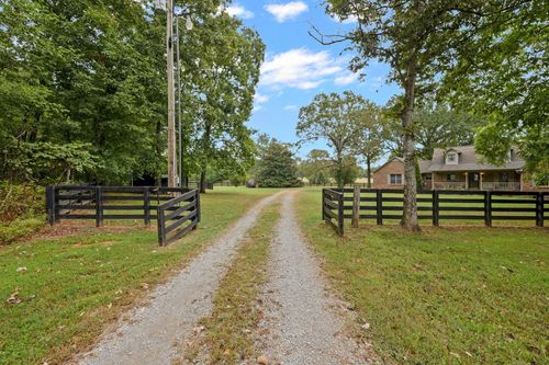 5010 John Lee Johnson Rd, Columbia, TN, 38401-7561 | Card Image