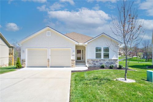 3900 Nw Eclipse Pl, Blue Springs, MO, 64015-7509 | Card Image
