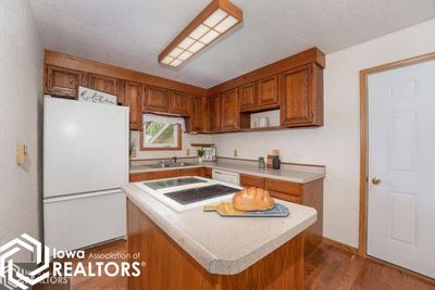 614 6th Street, Home with 3 bedrooms, 1 bathrooms and 3 parking in Hampton IA | Image 3