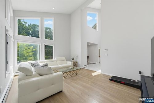 15 Hudson Ter, Englewood Cliffs, NJ, 07632-2407 | Card Image