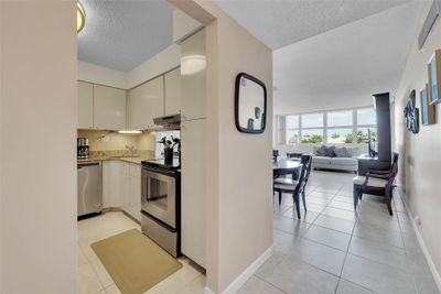 305 - 1400 S Ocean Dr, Condo with 1 bedrooms, 1 bathrooms and null parking in Hollywood FL | Image 2