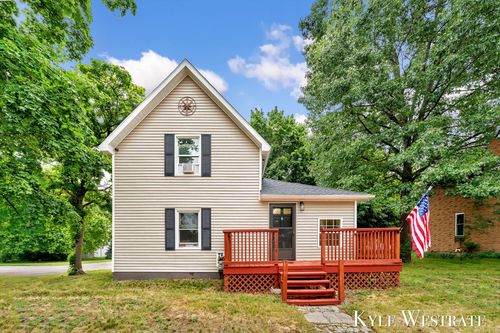 204 E Ellis Ave, Belding, MI, 48809-1516 | Card Image