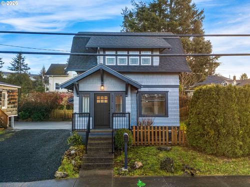 1334 8th St, Astoria, OR, 97103-5107 | Card Image