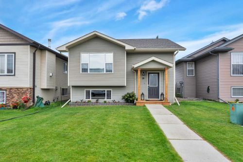 19 Horne Close, Sylvan Lake, AB, T4S0S4 | Card Image
