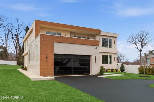 44 Whale Pond Rd, Oakhurst, NJ, 07755-1800 | Card Image