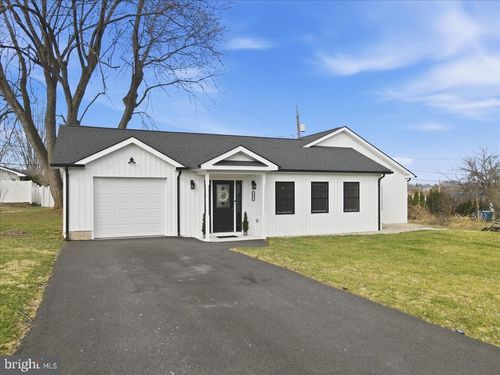 1647 4th St, BETHLEHEM, PA, 18020-6514 | Card Image