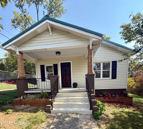 910 Reed St, Knoxville, TN, 37921-6925 | Card Image