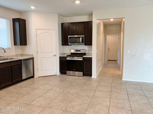 Kitchen | Image 13