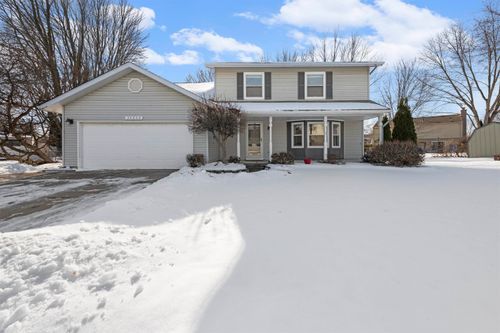 35652 Burton Ct, New Baltimore, MI, 48047-1075 | Card Image