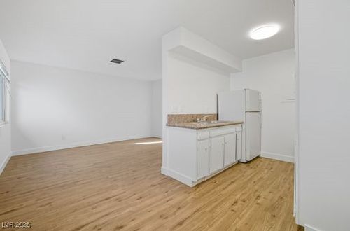 apt-3-2505 Cedar Ave, Las Vegas, NV, 89101-3425 | Card Image