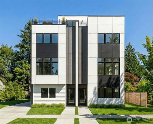 a-3636 Greenwood Ave N, Seattle, WA, 98103-8519 | Card Image