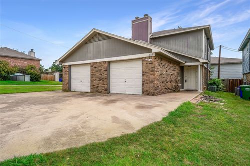 203 S Las Vegas Trl, White Settlement, TX, 76108-2349 | Card Image