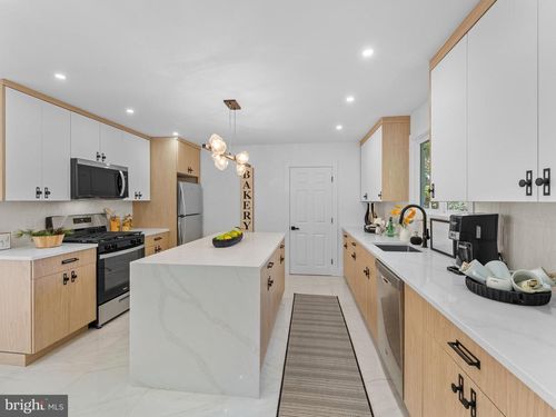 25 N Evergreen Ave, Woodbury, NJ, 08096-2504 | Card Image