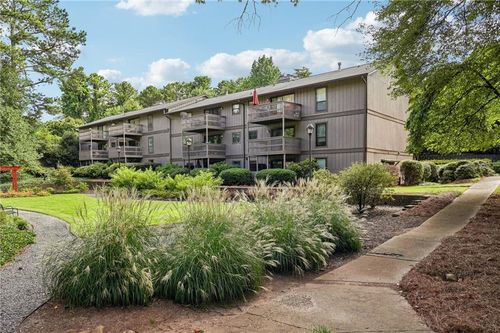 511 Embers Dr Se, Marietta, GA, 30067-5482 | Card Image