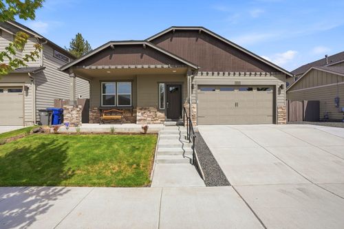 60930 Se Sweet Pea Dr, Bend, OR, 97702-9759 | Card Image