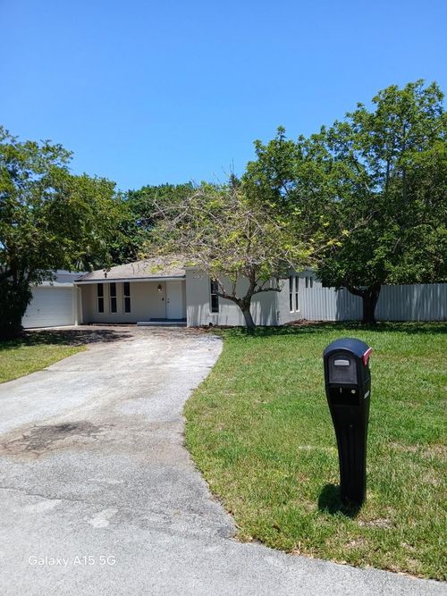 17131 Sw 85th Ave, Palmetto Bay, FL, 33157-4617 | Card Image