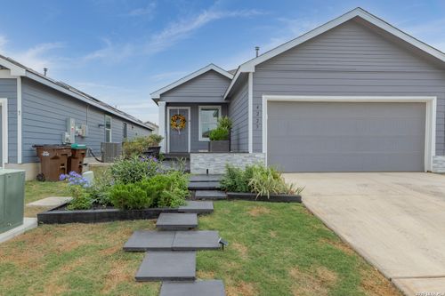 4223 Osmosis Dr, San Antonio, TX, 78223-4684 | Card Image