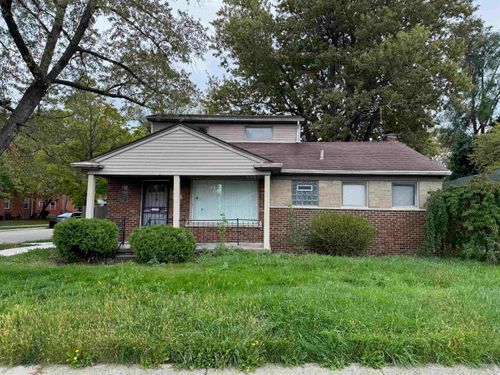 19196 Tyrone St, Detroit, MI, 48236-2051 | Card Image