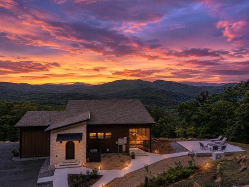 629 Peaks Dr, Hayesville, NC, 28904-1695 | Card Image