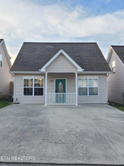 917 Hazelbrook Way, Knoxville, TN, 37912-3784 | Card Image