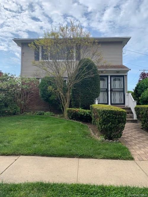 2 Vanata Ct, Hempstead, NY, 11550-1914 | Card Image