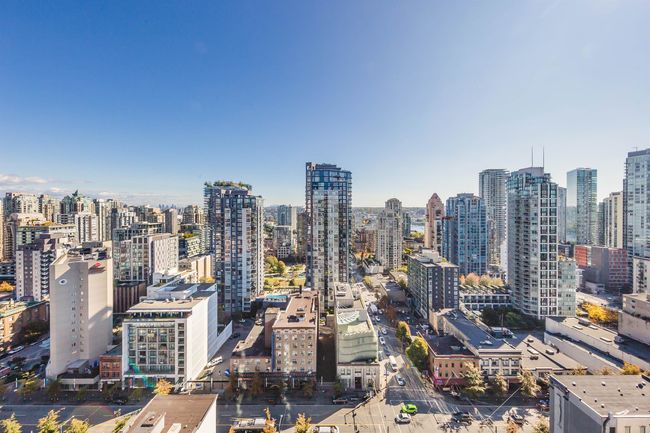 2404 - 1188 Howe Street, Condo with 2 bedrooms, 2 bathrooms and 1 parking in Vancouver BC | Image 14