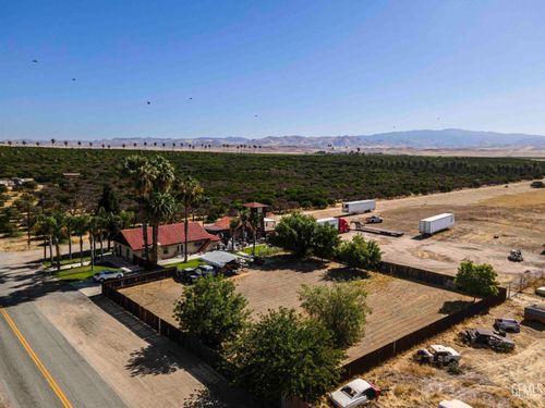 113 S Pepper Dr, Bakersfield, CA, 93307-9781 | Card Image