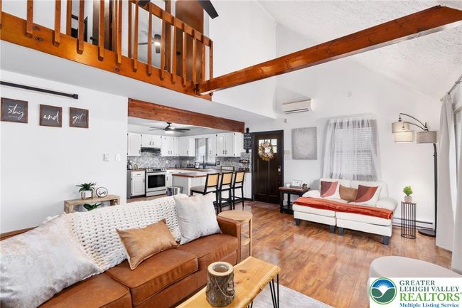 64 Autumn Ln, House other with 3 bedrooms, 2 bathrooms and null parking in Jim Thorpe PA | Image 25