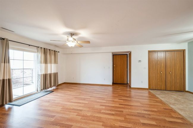 APT-2 - 4611 1 St Ave Sw, Condo with 2 bedrooms, 1 bathrooms and null parking in Cedar Rapids IA | Image 4