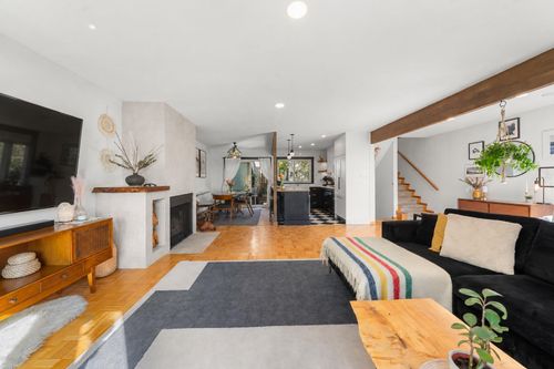 1952 Chesterfield Avenue, North Vancouver, BC, V7M2P5 | Card Image