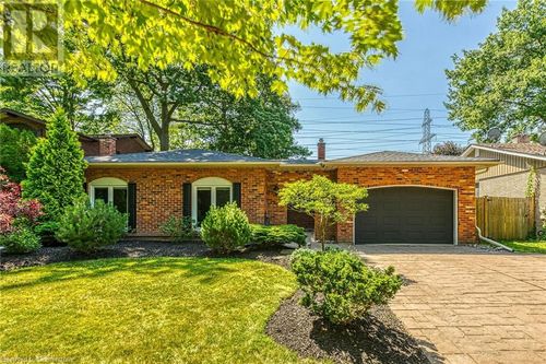 6678 Dellpark Dr, Niagara Falls, ON, L2J2B8 | Card Image