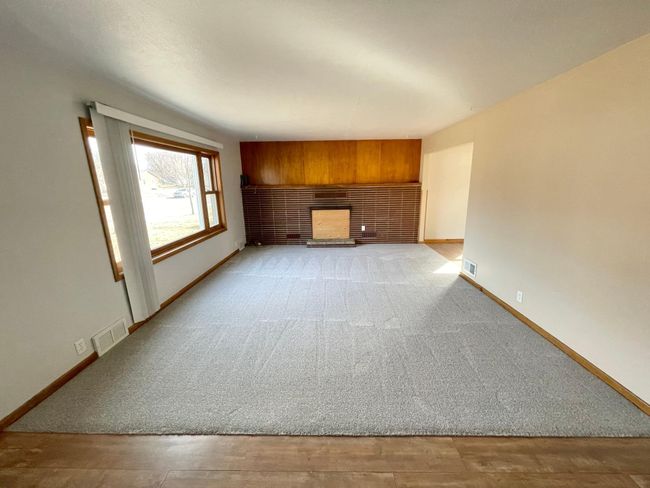 421 W Van Dusen St, House other with 5 bedrooms, 2 bathrooms and null parking in Springfield MN | Image 6
