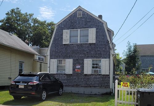 56 Gould St, Newport, RI, 02840-2144 | Card Image