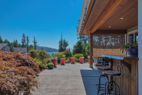 9326 Jorgensen Pl, Halfmoon Bay, BC, V7Z1B4 | Card Image