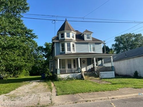 521 W 23rd St, Lorain, OH, 44052-4863 | Card Image