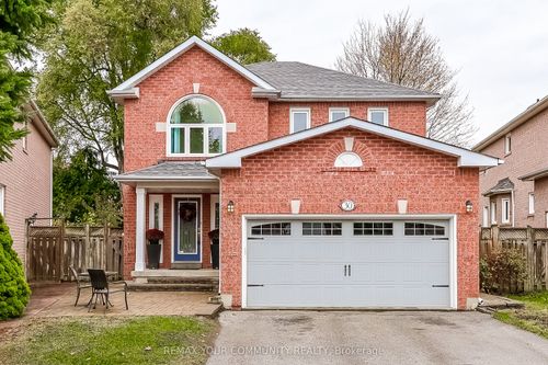 30 Crimson Crt, Richmond Hill, ON, L4C0J5 | Card Image